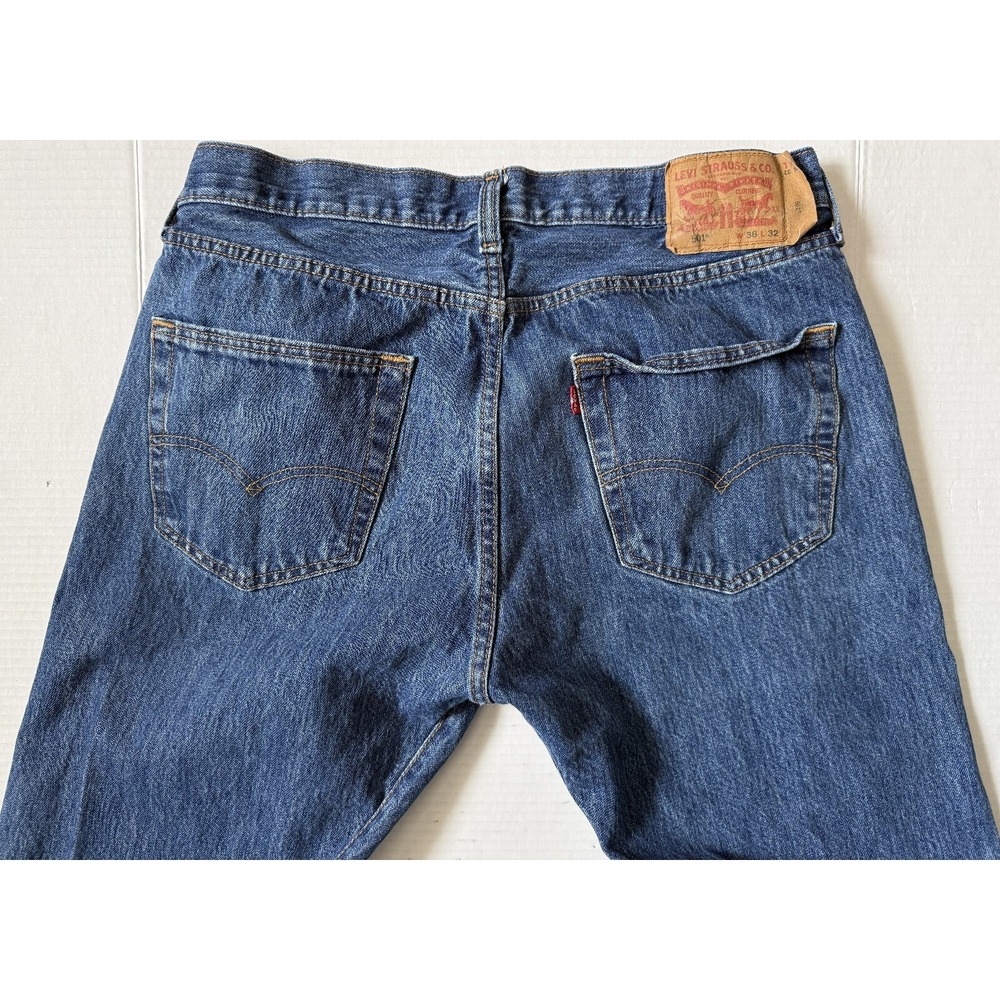 LEVI'S 501‎ - Men's Classic Straight Leg Button Fly Denim Jeans - 36x32